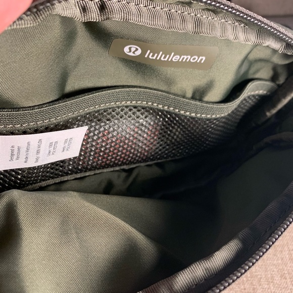 LULULEMON Carob Brown Mini Belt Bag NWT - Picture 9 of 15